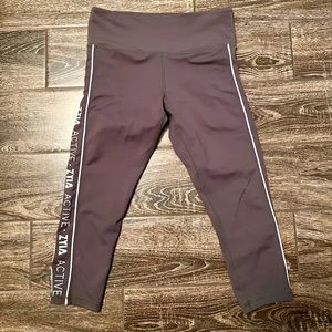 ZYIA light n tight OLIVE GREEN crop leggings